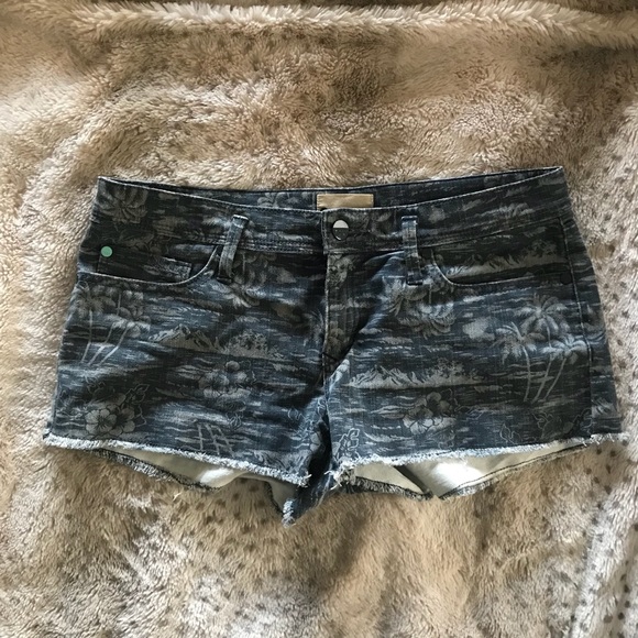Roxy Graphic Denim Shorts - Picture 1 of 3